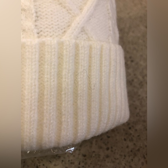 Forever 21 Cable Knit Pom Pom Beanie Hat - Picture 6 of 9